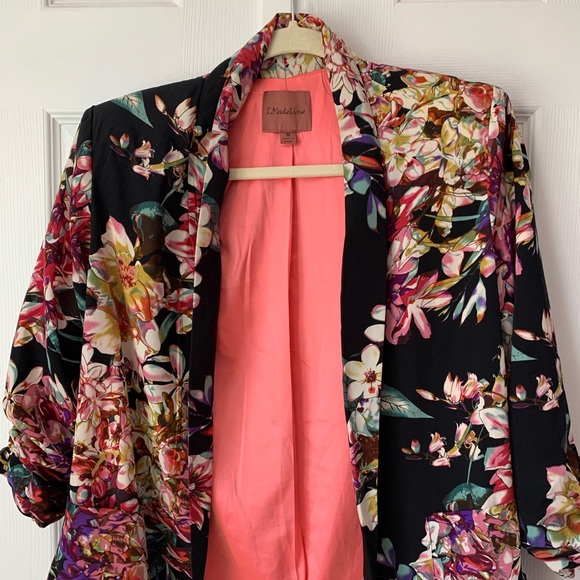 Power Blazer - Picture 2 of 8